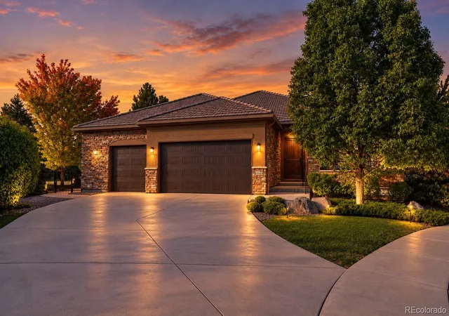 Single family home for sale at 8065 W Progress Cir, Littleton, CO 80123 | MLS# 6271985