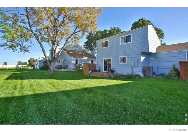 Photo 3 of Townhouse for sale at 948 W 133rd Circle, Denver, CO 80234 | MLS# IR1068820 | Listing updated on 2026-09-26