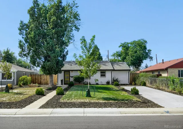 Photo 1 of Single family home for sale at 3065 Holly St, Denver, CO 80207 | MLS# 7001742 | Listing updated on 2026-09-22