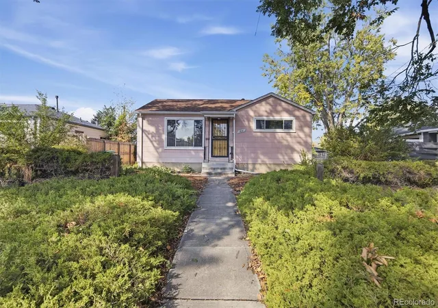 Photo 1 of Sale Pending at 1041 Florence St, Aurora, CO 80010 | MLS# 7149733 | Listing updated on 2026-10-05