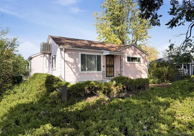 Photo 2 of Sale Pending at 1041 Florence St, Aurora, CO 80010 | MLS# 7149733 | Listing updated on 2026-10-05