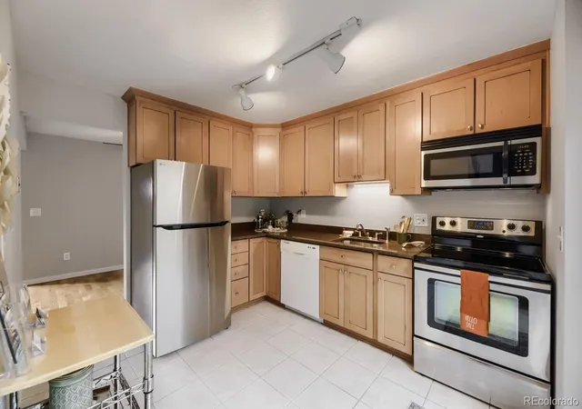 Photo 2 of Townhouse for sale at 1862 S Hoyt St, Lakewood, CO 80232 | MLS# 9686600 | Listing updated on 2026-09-19