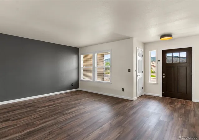 Photo 4 of Single family home for sale at 9797 Falcon Ln, Littleton, CO 80125 | MLS# 8107480 | Listing updated on 2026-09-19