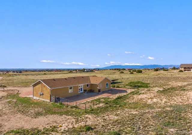 Photo 2 of Single family home for sale at 1689 N Calle Rosa Pl, Pueblo, CO 81007 | MLS# 9258256 | Listing updated on 2026-09-17