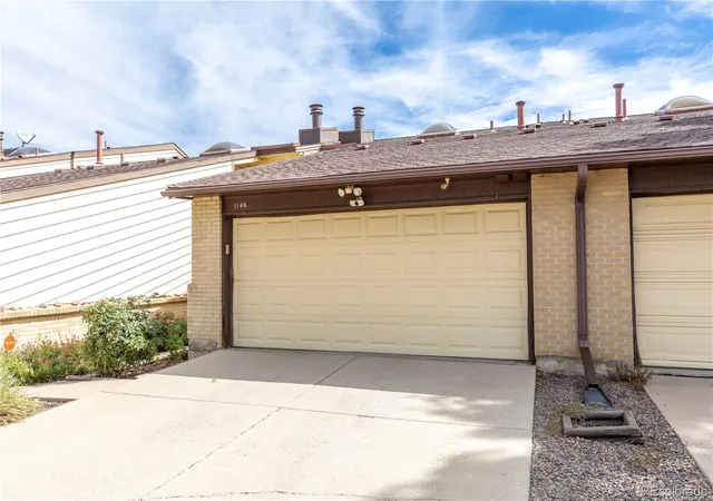 Photo 3 of Townhouse for sale at 1148 S Newland Pl, Lakewood, CO 80232 | MLS# 9937668 | Listing updated on 2026-09-24