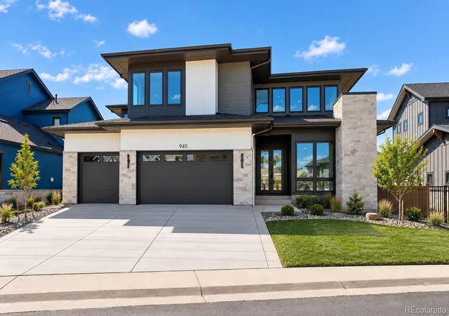 Photo 2 of Single family home for sale at 945 Saint Andrews Ln, Louisville, CO 80027 | MLS# 6013274 | Listing updated on 2026-09-19