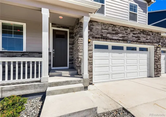 Photo 3 of Single family home for sale at 2877 Villageview Ln, Castle Rock, CO 80104 | MLS# 5445778 | Listing updated on 2026-09-26