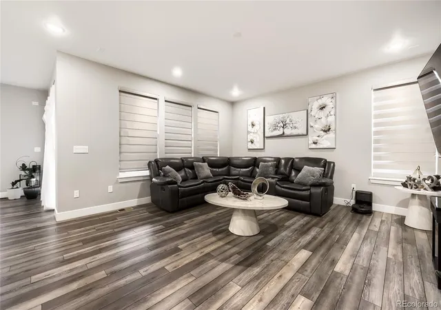 Photo 3 of Single family home for sale at 3976 N Catawba Way, Aurora, CO 80019 | MLS# 2769420 | Listing updated on 2026-10-29