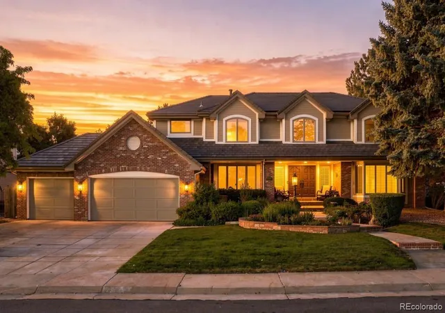 Single family home for sale at 2224 S Queen St, Lakewood, CO 80227 | MLS# 9184419