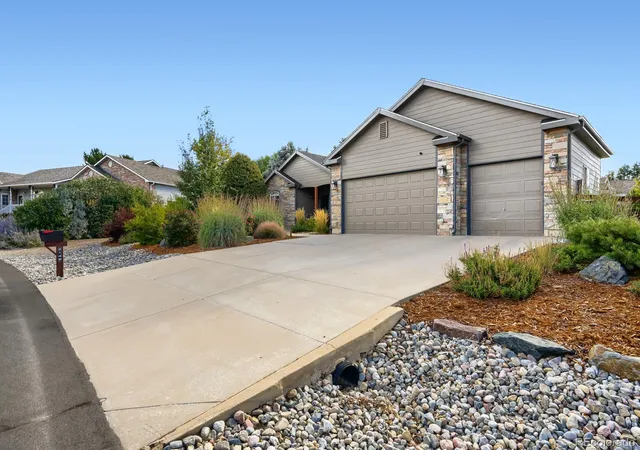 Photo 3 of Single family home for sale at 2149 Country Clb Pkwy, Milliken, CO 80543 | MLS# 9704938 | Listing updated on 2026-09-20