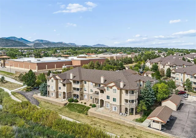 Listing Photo 4 - Condo for sale in building located at 9568 W San Juan Cir, Littleton, CO 80128 - Unit #201