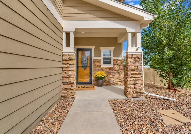 Photo 3 of Townhouse for sale at 5702 Raleigh Cir, Castle Rock, CO 80104 | MLS# 9272207 | Listing updated on 2026-09-24