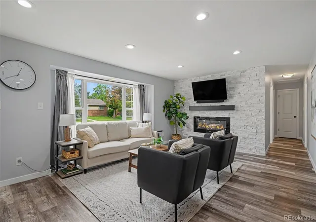 Photo 3 of Single family home for sale at 6770 S Clermont St, Centennial, CO 80122 | MLS# 5795133 | Listing updated on 2026-09-23