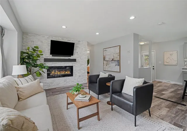 Photo 4 of Single family home for sale at 6770 S Clermont St, Centennial, CO 80122 | MLS# 5795133 | Listing updated on 2026-09-23