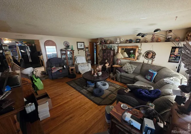 Photo 3 of Single family home for sale at 12 Huntington Ct, Longmont, CO 80503 | MLS# IR1068888 | Listing updated on 2026-10-21