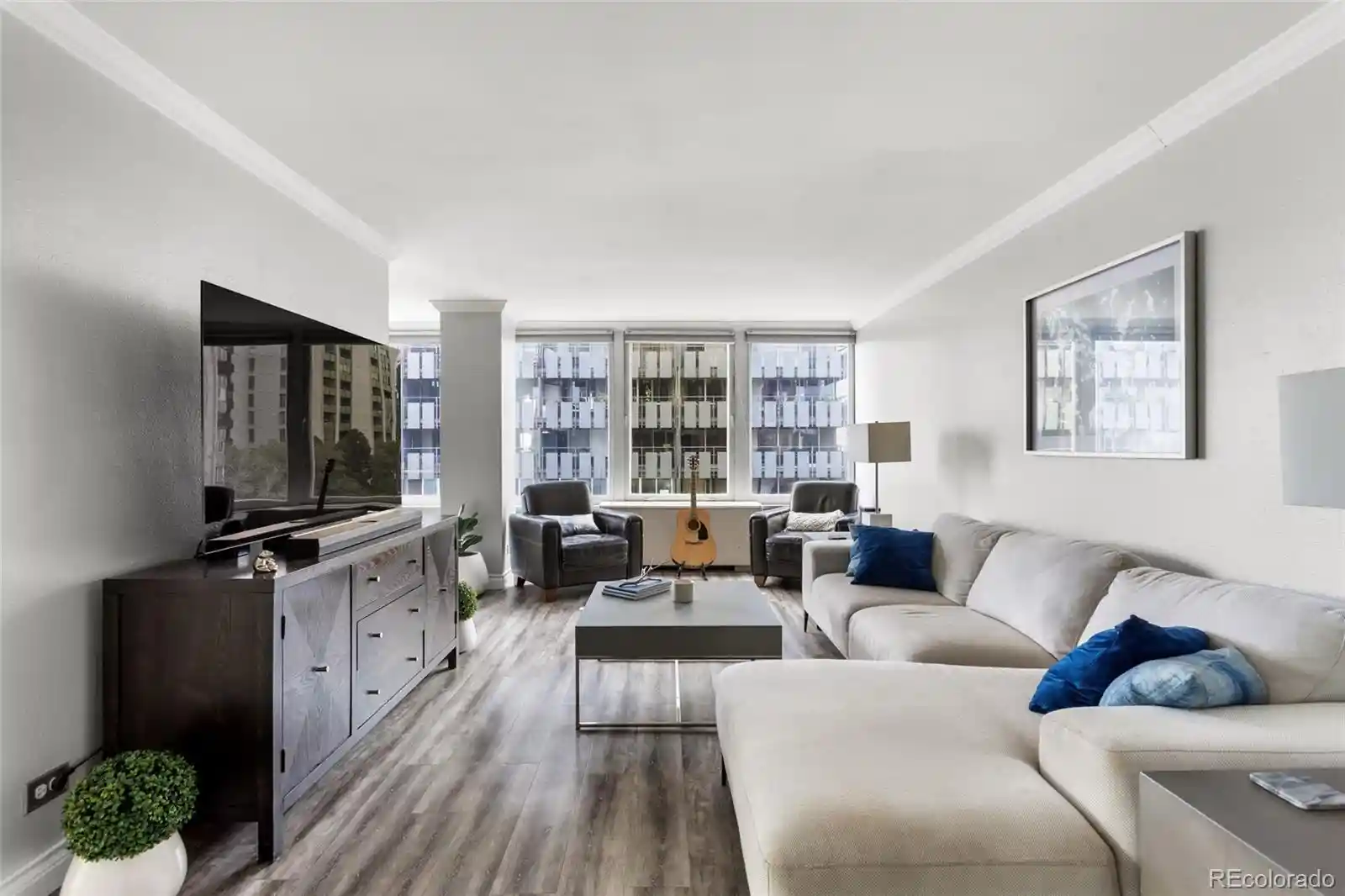 Listing Photo 2 - Condo for sale in 789 N Clarkson St located at 789 N Clarkson St, Denver, CO 80218 - Unit #605