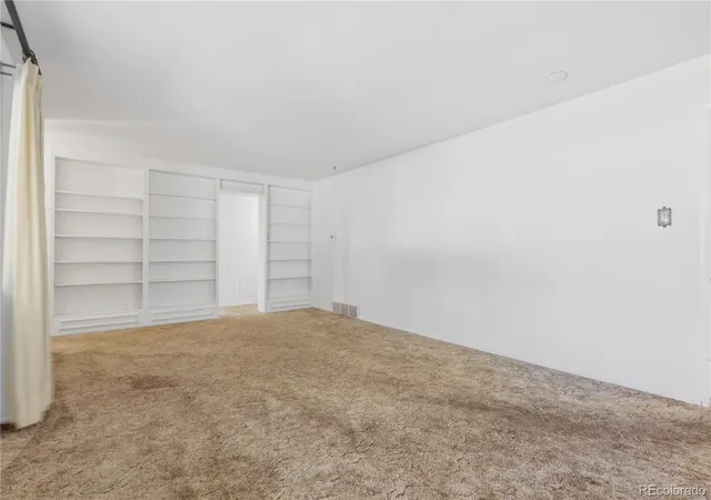 Photo 4 of Single family home for sale at 6376 S Valleyview St, Littleton, CO 80120 | MLS# 4597471 | Listing updated on 2026-09-25