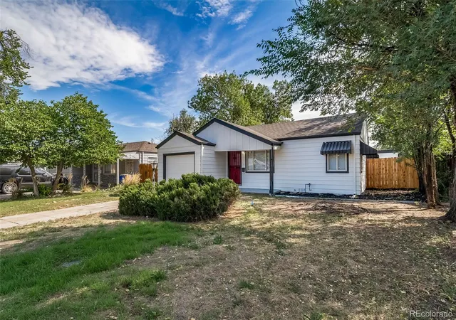 Photo 1 of Single family home for sale at 1350 Ironton St, Aurora, CO 80010 | MLS# 2586797 | Listing updated on 2026-10-07