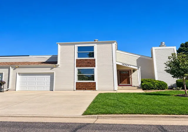 Townhouse for sale at 16453 E Radcliff Pl #B, Aurora, CO 80015 | MLS# 9837025