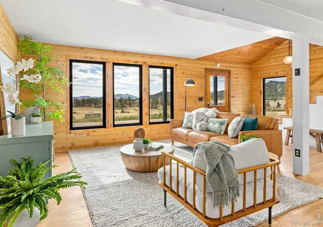 Photo 3 of Single family home for sale at 511 Green Mountain Dr, Livermore, CO 80536 | MLS# IR1068953 | Listing updated on 2026-09-21