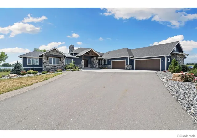 Photo 3 of Single family home for sale at 3324 Fox Xing Pl, Loveland, CO 80537 | MLS# IR1068974 | Listing updated on 2026-10-09
