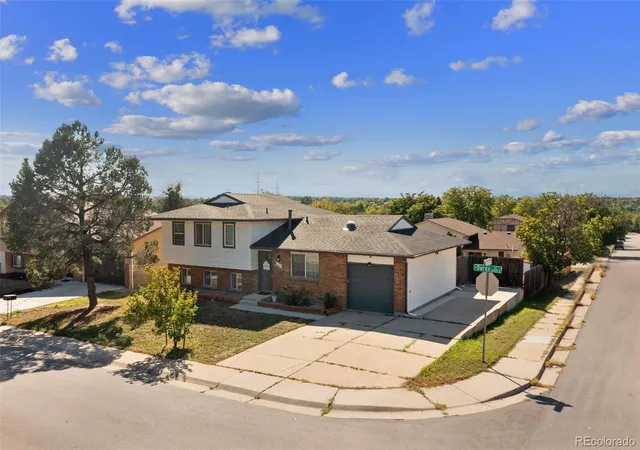 Single family home for sale at 1809 S Ouray St, Aurora, CO 80017 | MLS# 8485100