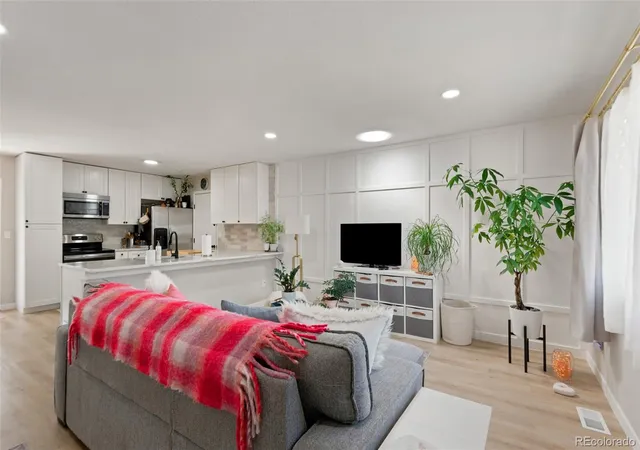 Photo 4 of Single family home for sale at 1809 S Ouray St, Aurora, CO 80017 | MLS# 8485100 | Listing updated on 2026-09-23