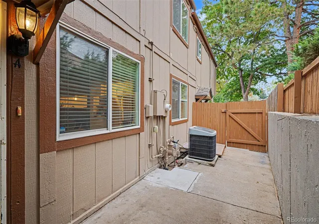 Photo 2 of Townhouse for sale at 7700 W Glasgow Pl #6A, Littleton, CO 80128 | MLS# 3839756 | Listing updated on 2026-09-24