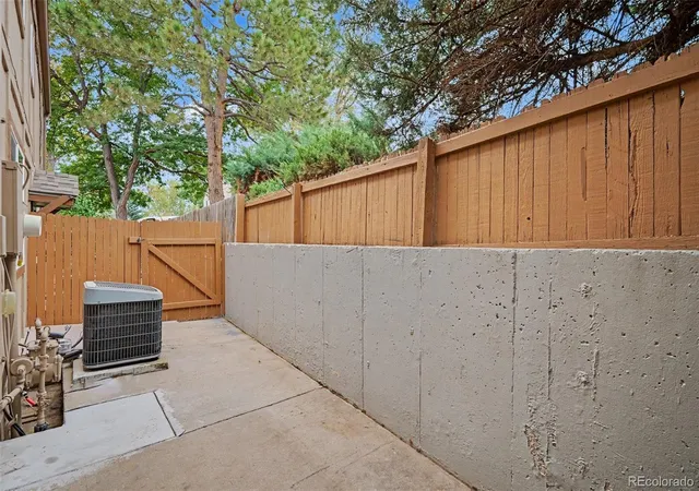 Photo 3 of Townhouse for sale at 7700 W Glasgow Pl #6A, Littleton, CO 80128 | MLS# 3839756 | Listing updated on 2026-09-24