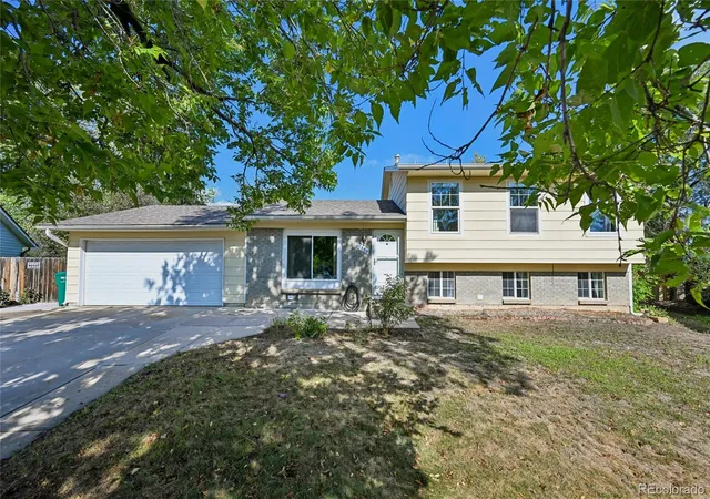 Photo 1 of Single family home for sale at 1555 S Sedalia St, Aurora, CO 80017 | MLS# 8416201 | Listing updated on 2026-10-05