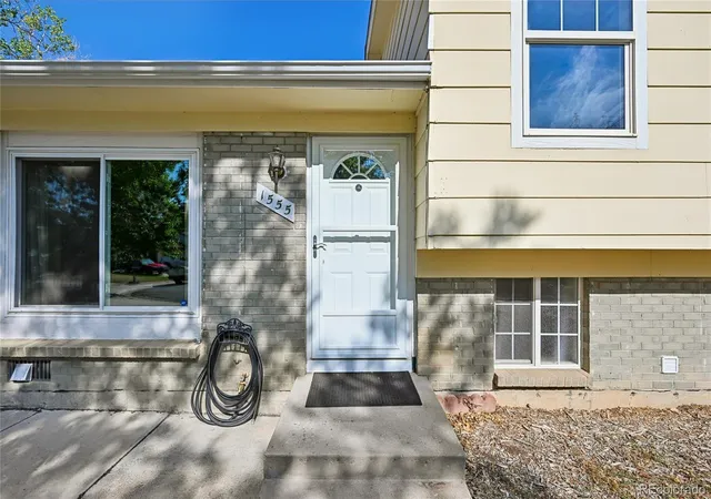 Photo 3 of Single family home for sale at 1555 S Sedalia St, Aurora, CO 80017 | MLS# 8416201 | Listing updated on 2026-10-05