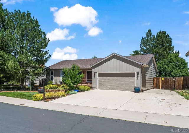 Photo 2 of Single family home for sale at 1866 S Zeno Way, Aurora, CO 80017 | MLS# 6868730 | Listing updated on 2026-09-21