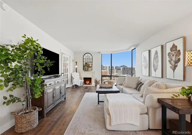 Photo 3 of Condo for sale at 1625 Larimer St #1507, Denver, CO 80202 | MLS# 9461201 | Listing updated on 2026-09-30