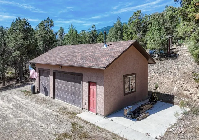 Photo 4 of Single family home for sale at 990 Hamilton Crk Rd, Coaldale, CO 81222 | MLS# 5695541 | Listing updated on 2026-09-25