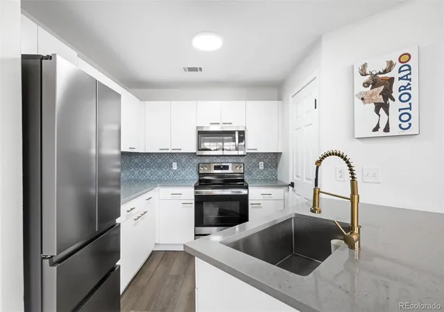 Listing Photo 4 - Condo for sale in building located at 8747 E Dry Creek Rd, Centennial, CO 80112 - Unit #1624