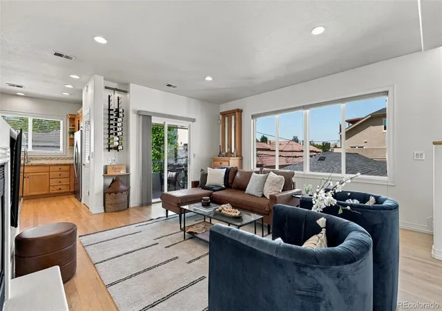 Photo 4 of Townhouse for sale at 257 S Jackson St #C, Denver, CO 80209 | MLS# 6394417 | Listing updated on 2026-09-27
