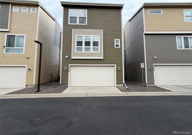 Photo 4 of Single family home for sale at 15738 E Broncos Pl, Englewood, CO 80112 | MLS# 8482069 | Listing updated on 2026-10-09