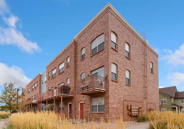Photo 2 of Townhouse for sale at 7872 W 55th Avenue, Arvada, CO 80002 | MLS# 6791810 | Listing updated on 2026-10-03