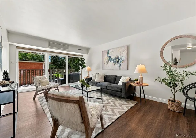Listing Photo 5 - Condo for sale in building located at 1223 Race St, Denver, CO 80206 - Unit #302