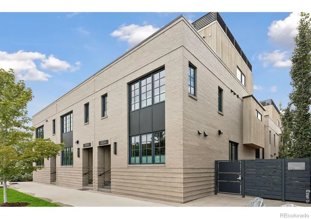 Photo 2 of Townhouse for sale at 2128 Pearl St #B, Boulder, CO 80302 | MLS# IR1069035 | Listing updated on 2026-09-27