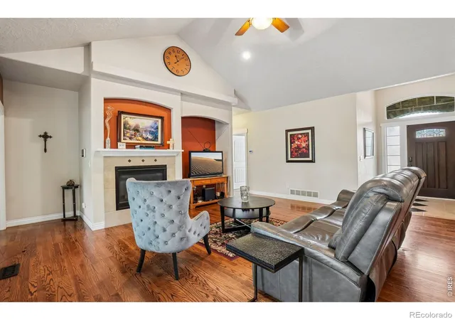 Photo 4 of Single family home for sale at 485 Wind River Dr, Windsor, CO 80550 | MLS# IR1069039 | Listing updated on 2026-09-28