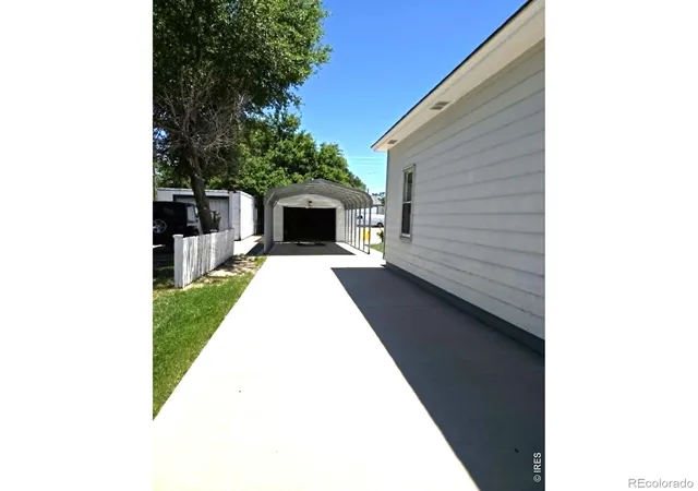 Photo 3 of Single family home for sale at 218 Maple St, Fort Morgan, CO 80701 | MLS# IR1069048 | Listing updated on 2026-09-22