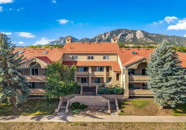 Condo for sale at 935 Broadway #205, Boulder, CO 80302 | MLS# IR1069058