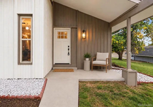 Photo 2 of Sale Pending at 4 Douglas Dr, Broomfield, CO 80020 | MLS# 1554575 | Listing updated on 2026-09-24