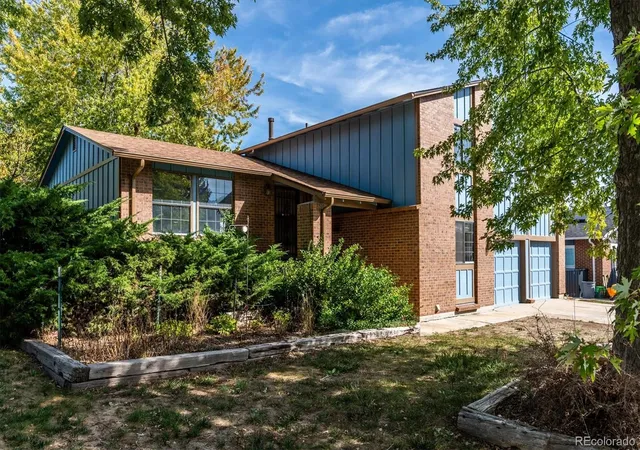 Photo 3 of Single family home for sale at 19495 E Floyd Ave, Aurora, CO 80013 | MLS# 7261753 | Listing updated on 2026-10-08