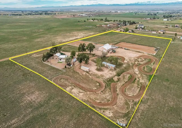 Photo 3 of Single family home for sale at 15721 County Rd 10, Fort Lupton, CO 80621 | MLS# 2212201 | Listing updated on 2026-09-26