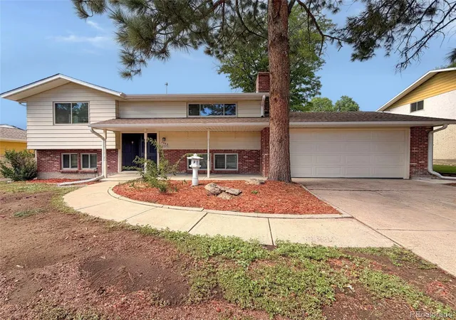 Single family home for sale at 2965 S Eaton St, Denver, CO 80227 | MLS# 1544234