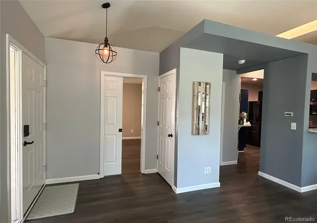 Photo 3 of Townhouse for sale at 2125 S Troy Way, Aurora, CO 80014 | MLS# 5722164 | Listing updated on 2026-10-08