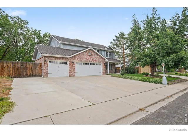 Photo 2 of Single family home for sale at 2659 Beech Cir, Longmont, CO 80503 | MLS# IR1069089 | Listing updated on 2026-09-22