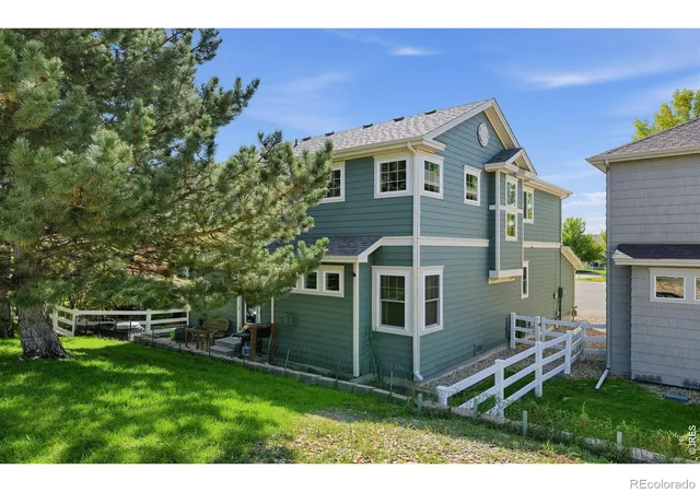 Photo 2 of Single family home for sale at 2052 Salida Ct, Loveland, CO 80538 | MLS# IR1069090 | Listing updated on 2026-10-08
